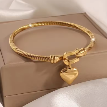 GoldHeart Bangle