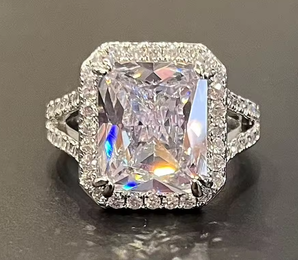 Huitan Big Square CZ Wedding Band