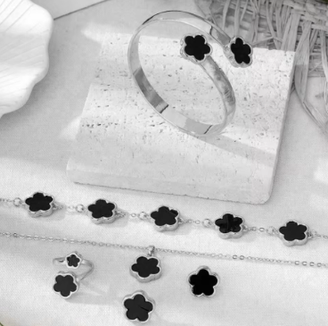 Lucky Flower 5-Piece Jewelry Set