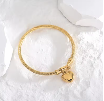 GoldHeart Bangle