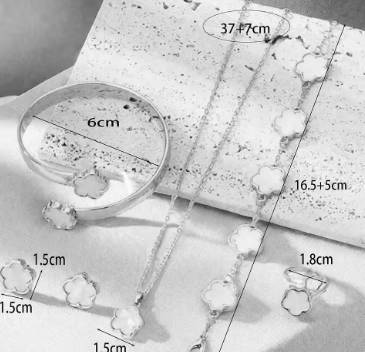 Lucky Flower 5-Piece Jewelry Set