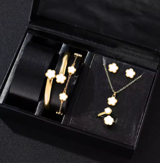 Lucky Flower 5-Piece Jewelry Set