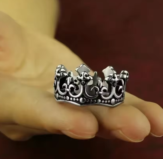 Retro Crown King Punk Ring