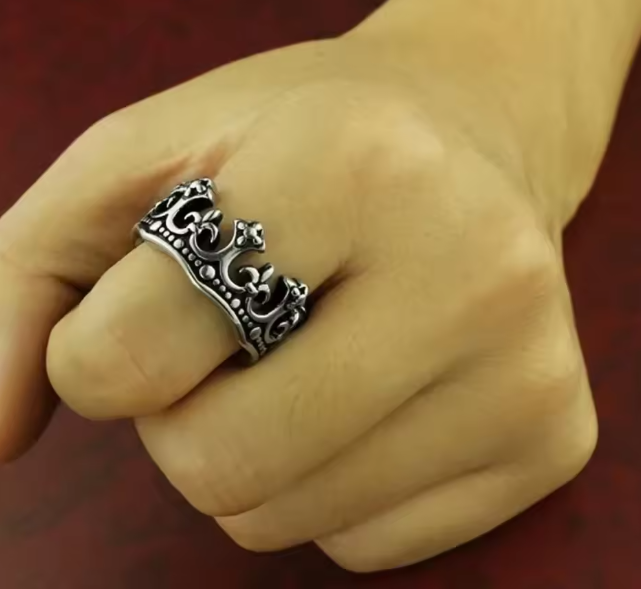 Retro Crown King Punk Ring