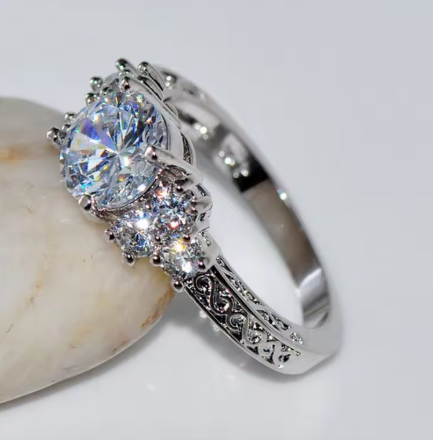 Exquisite Silver Zircon Ring