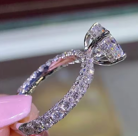 Exquisite Silver Zircon Ring