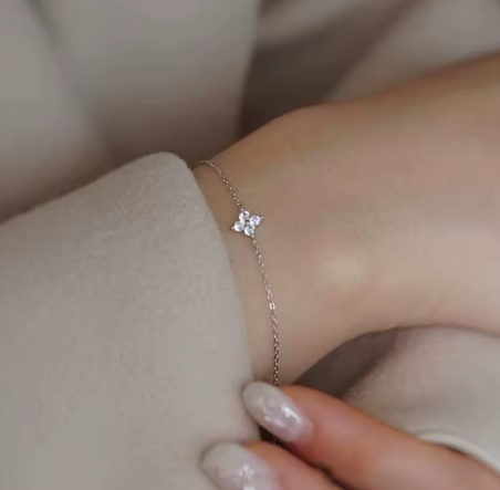 Silver Link Clover Bracelet