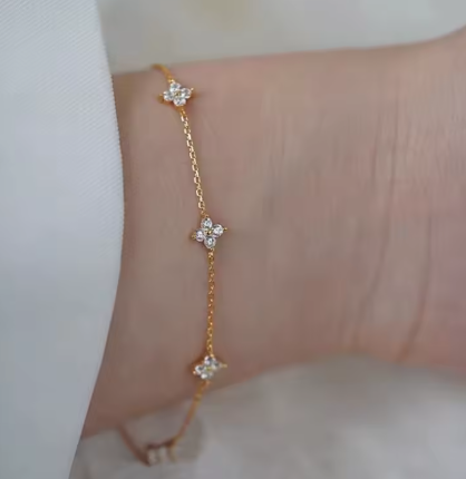 Silver Link Clover Bracelet