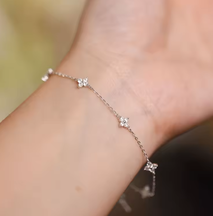 Silver Link Clover Bracelet