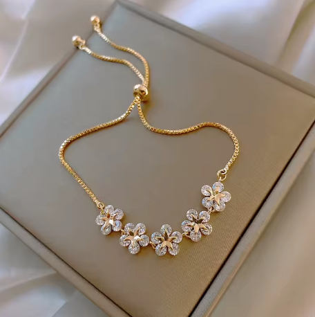 Gold Rhinestone Star Flower Bracelet